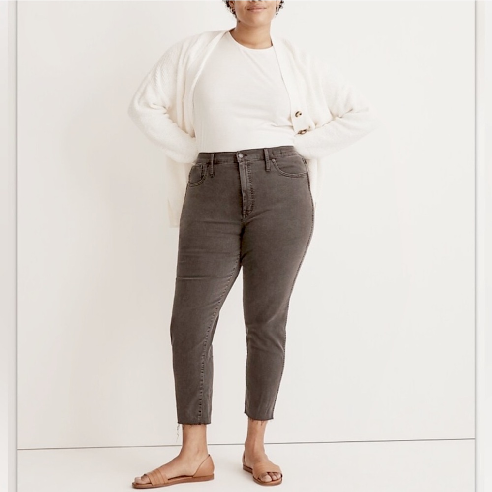Madewell Stovepipe Jeans in Banberry Wash: Raw Hem Edition Size 33